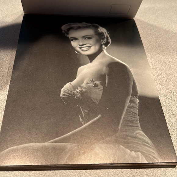 COPY - Vintage Marilyn Monroe 30 Postcards Book - Picture 6 of 12